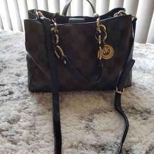 AUTHENTIC Michael Kors Medium sized crossbody bag